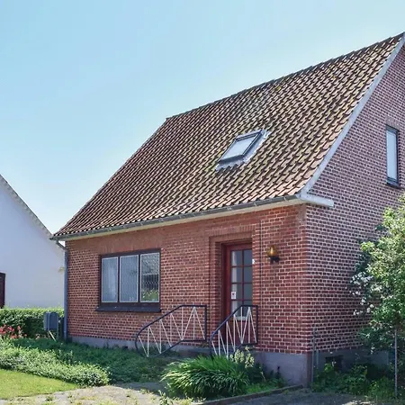 Prázdninový dům Three-bedroom Holiday In